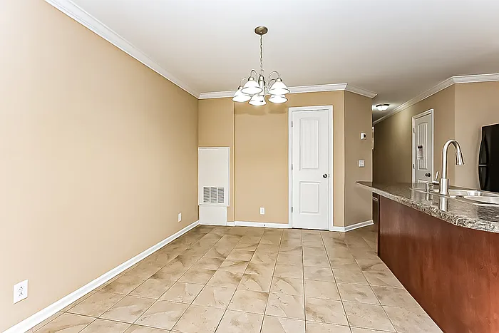 410 Wichita Dr — Photo 5