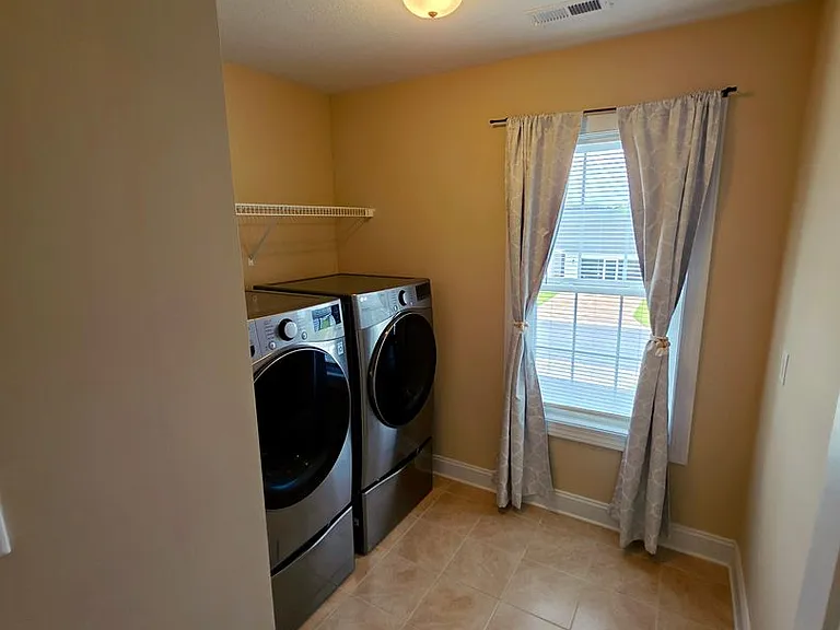 406 Tyrrell Trl — Photo 24