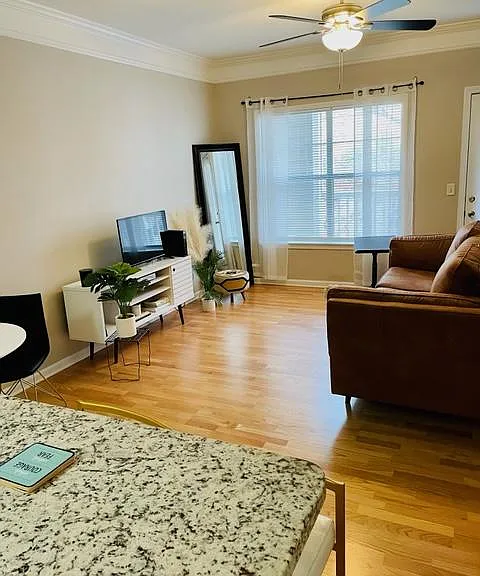 Another photo of living room