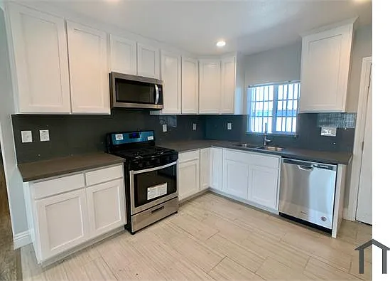 2127 E 110th St — Photo 3