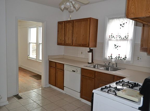 3rd image of 2434 N Oak Park Ave