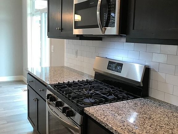 5th image of 7126 NE 66th Cir