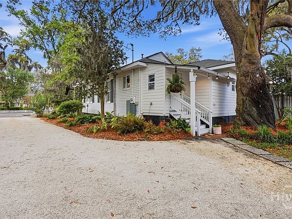 4th image of 57 Henderson Avenue