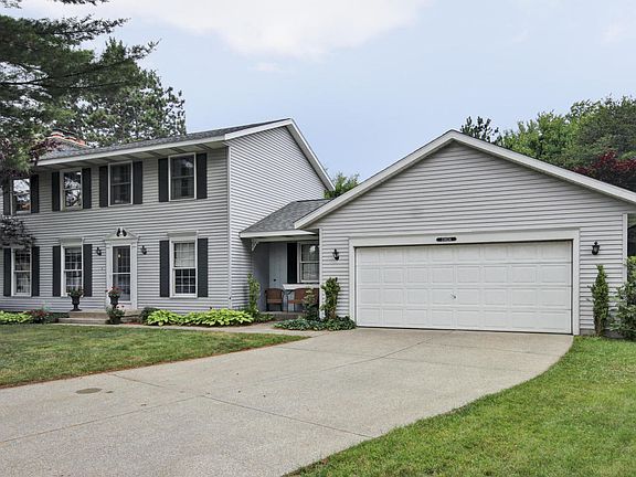 3rd image of 13824 Fox Trail Dr