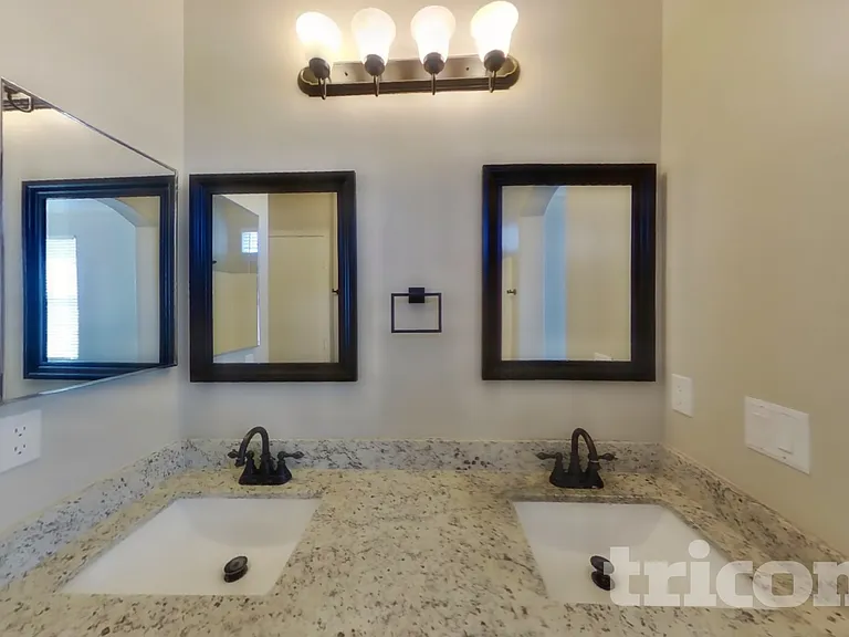 2528 Calico Hearts Ct — Photo 9