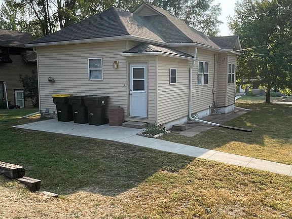 2nd image of 1700 S Helen St