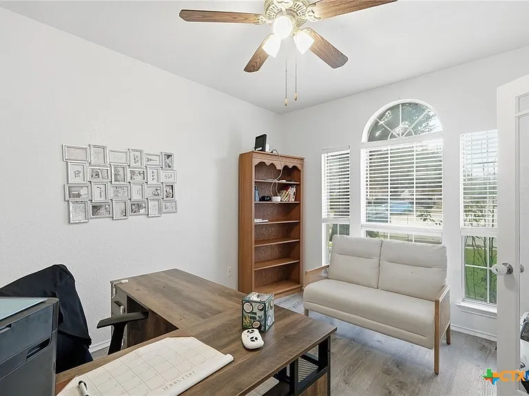 1410 Katie Lynch Dr — Photo 4
