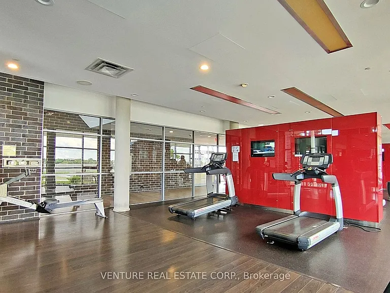 135 Village Green Sq #617 — Photo 26