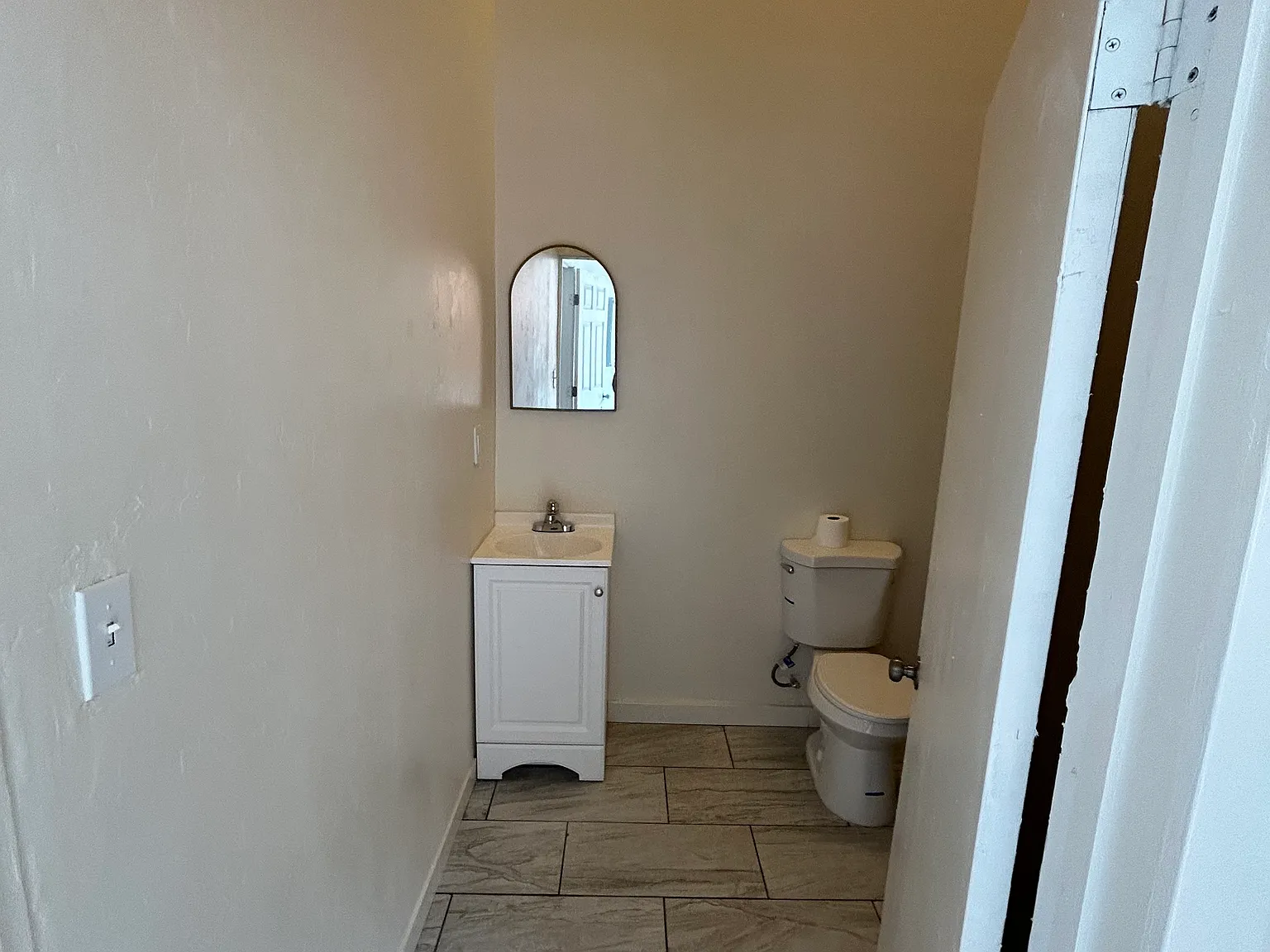 250 Chase Creek St — Photo 2
