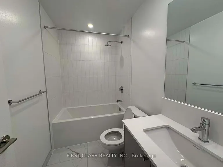10 Oak St #1202 — Photo 7
