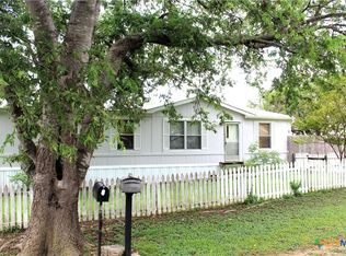 8 Quarterhorse Trl, Morgans Pt Resort, TX 76513