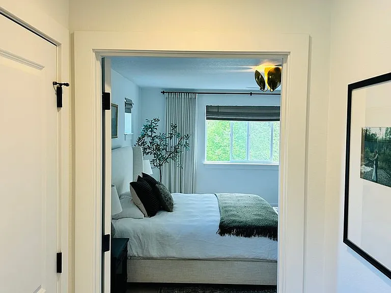 158 S 39th Dr — Photo 15