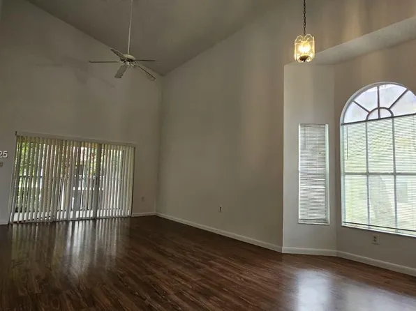 3204 Glenmoor Dr #3204, West Palm Beach, FL 33409