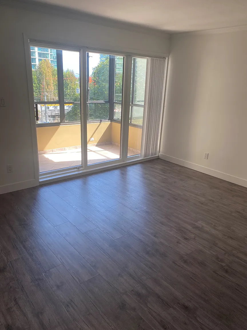 735 Bidwell St #1409600 photo 1