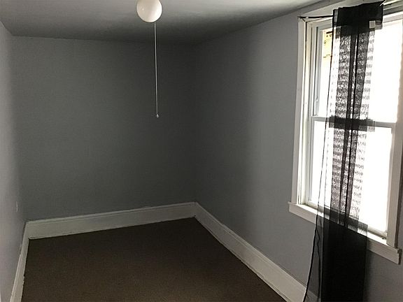 4th image of 462 Plymouth Ave #1
