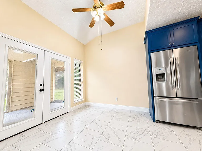 11840 Spring Grove Dr — Photo 7