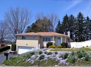 500 Robbins Station Rd, Irwin, PA 15642