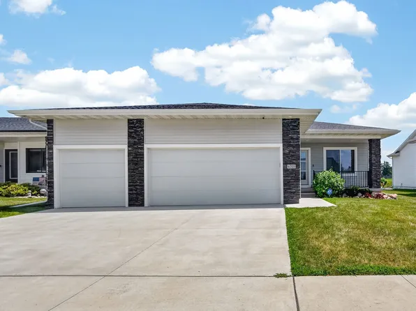 6705 NE 12th Ct, Des Moines, IA 50313
