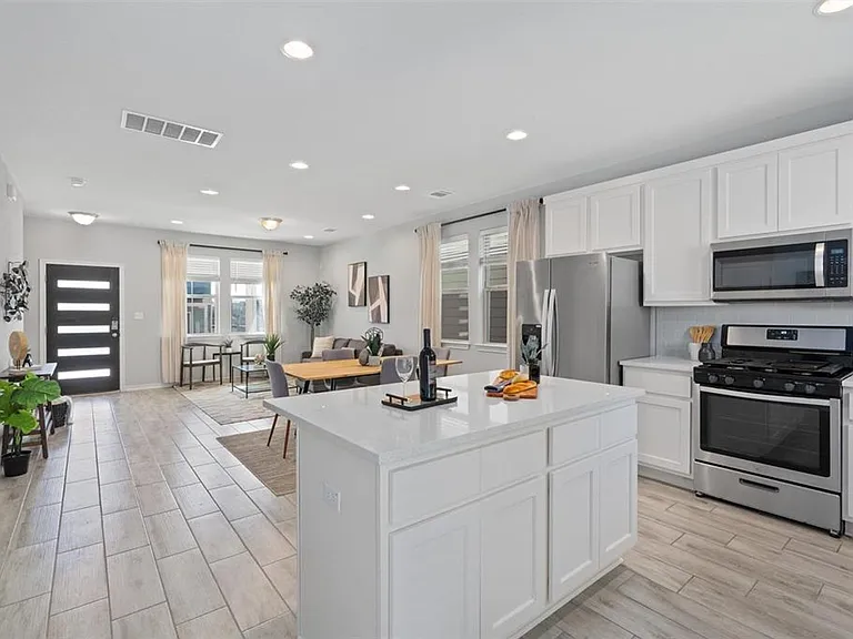 1713 Yaupon Grove Ln — Photo 9