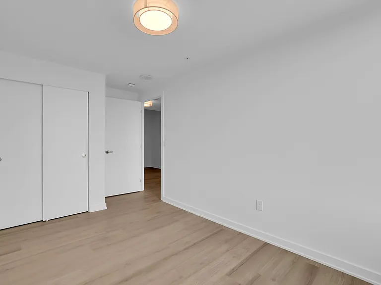 36 Robinson Ave — Photo 43