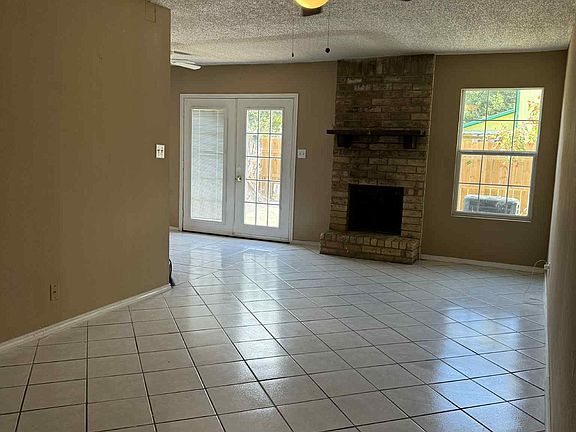 4th image of 195 Glenbrook Dr APT B