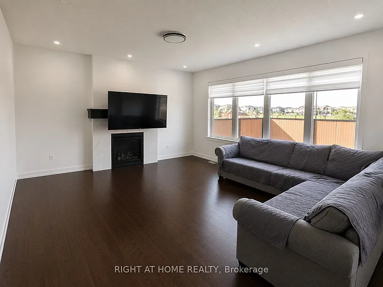 800 Paseana Pl — Photo 3