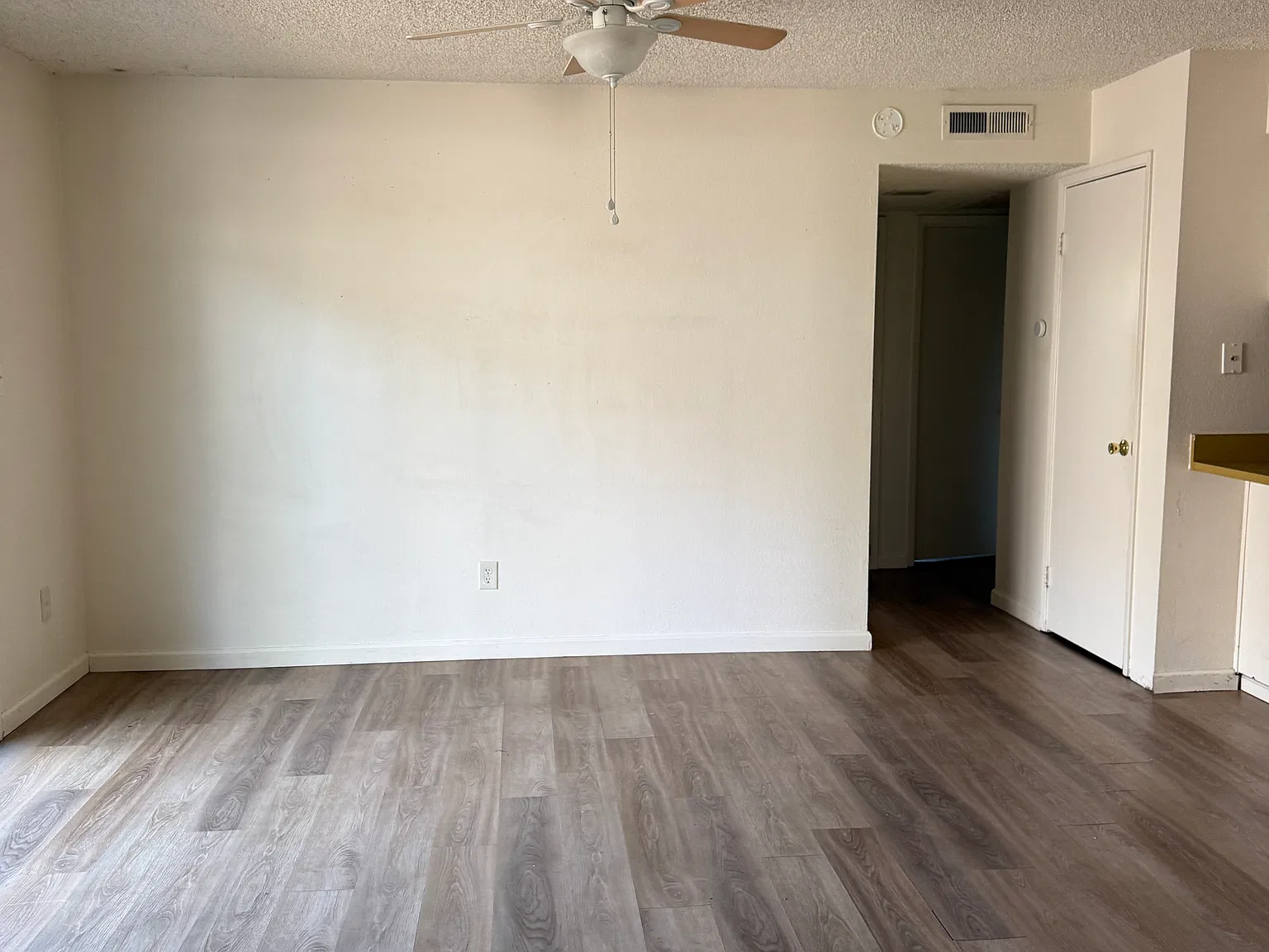 2 bed, 1050 sqft, $2,000 — Photo 4