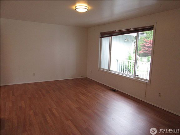2nd image of 14039 75th Ave NE