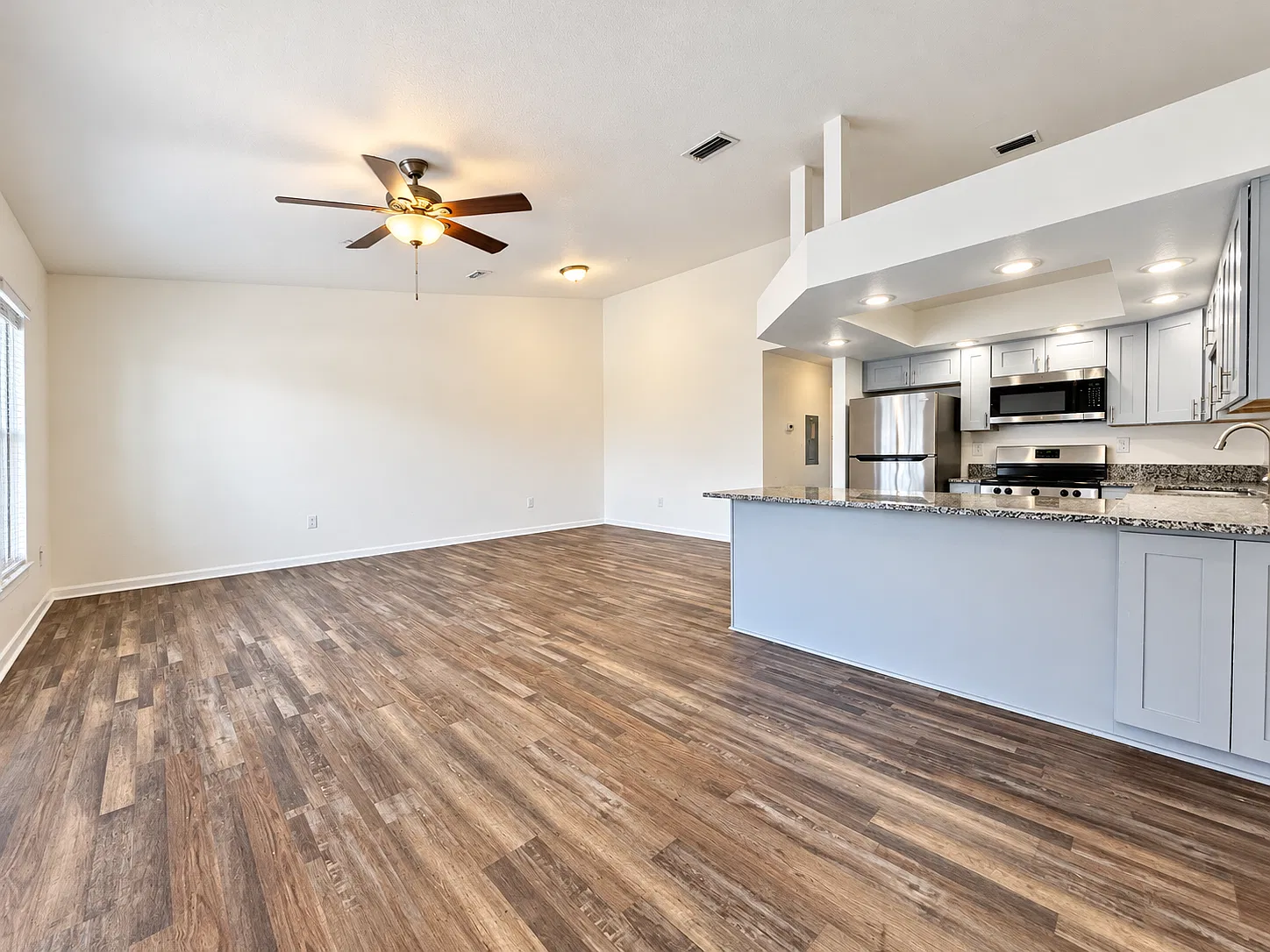 4393 Millwood Rd — Photo 2