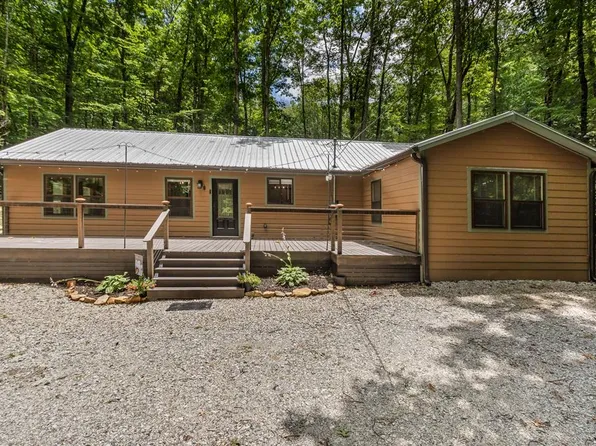 2052 Granny Squirrel Dr, Andrews, NC 28901