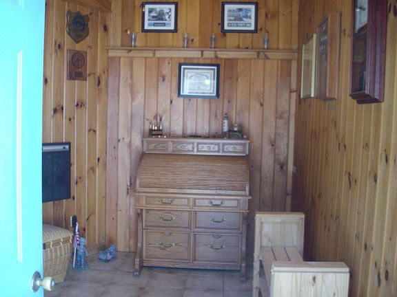 Front entry/mud room