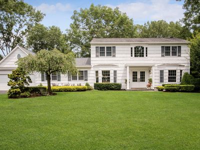 66 Leslie Ln, Smithtown, NY, 11787