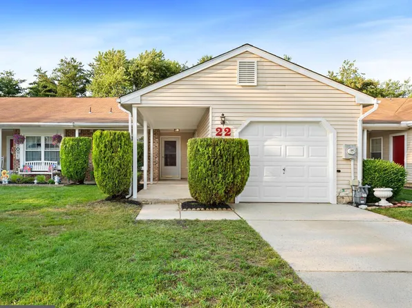 22 W Berwin Way, Mount Laurel, NJ 08054
