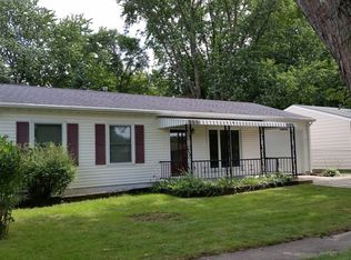 8611 Waterview Rd, Machesney Park, IL 61115