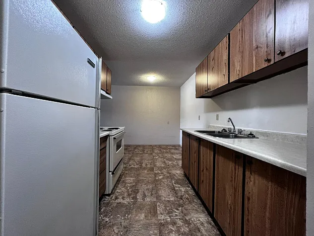 Spacious 2 Bedroom Unit in Innisfail! — Photo 2