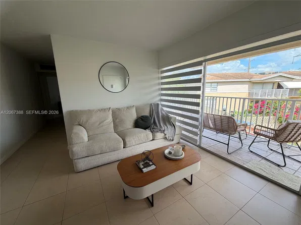 4550 NW 79th Ave APT 2C, Doral, FL 33166