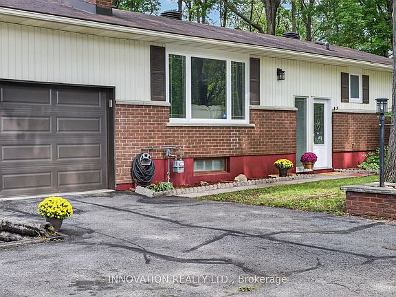 2nd image of 136 Acorn Cres