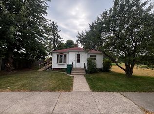409 3rd Ave S, New Rockford, ND 58356