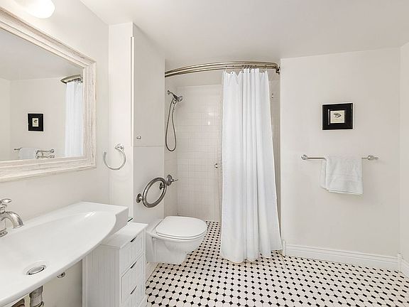 5th image of 96 Schermerhorn St APT 11D