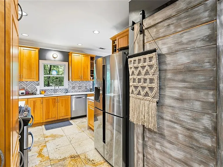 4565 Windsor Park Pl — Photo 4