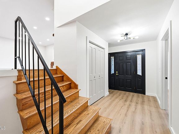 5th image of 4030 Reservoir Rd