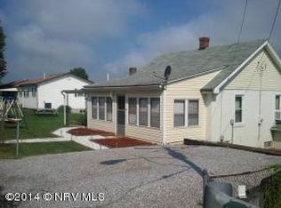 65 Applewood Dr, Christiansburg, VA