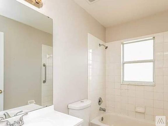 4th image of 446 Mulberry Ct