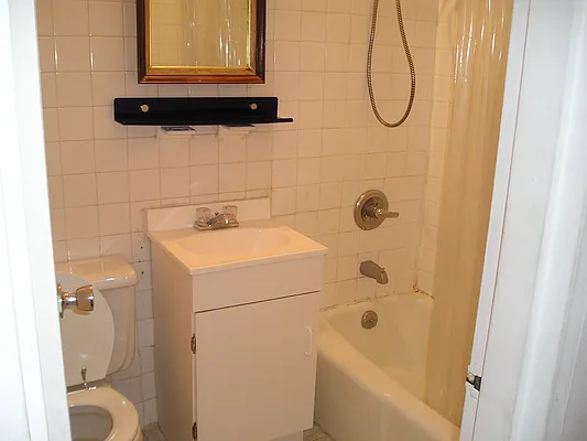 Rented by Eric Goodman Realty Corp | media 27