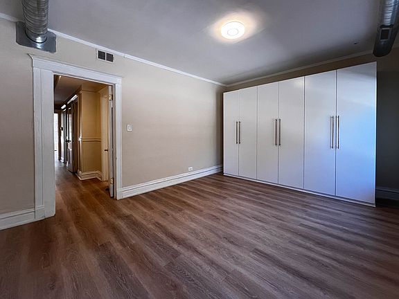 3rd image of 3147 W Lyndale St #1