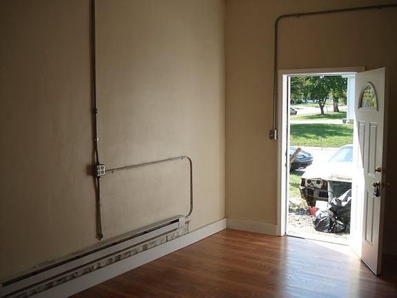 3rd image of 1037 Beard St #1