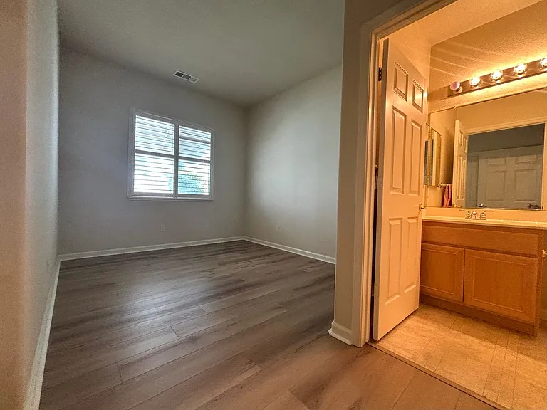 1532 Alton Ln — Photo 16