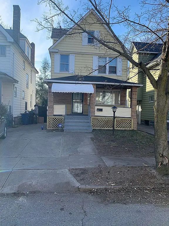 498 E 114th St photo 1