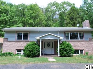 16 Village Dr, Pine Grove, PA 17963