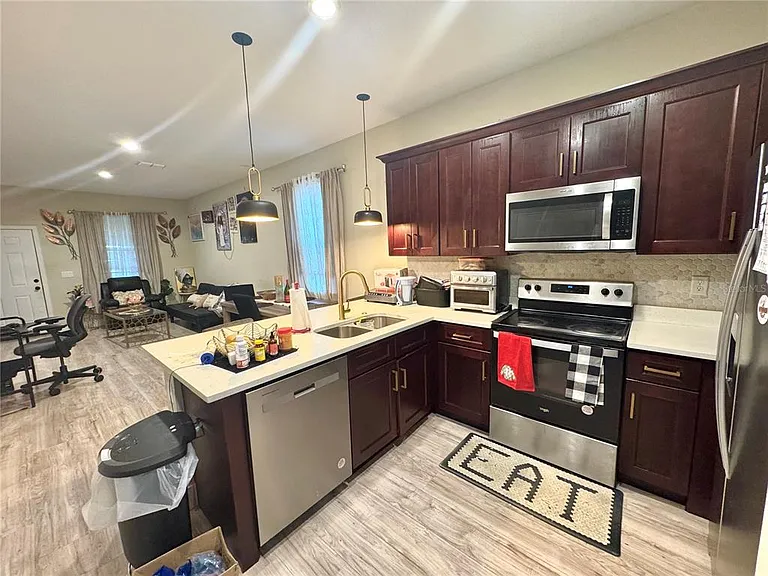113 E Cleveland St — Photo 4